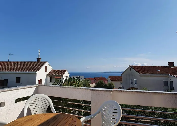Apartment With Terace And Sea View Marica