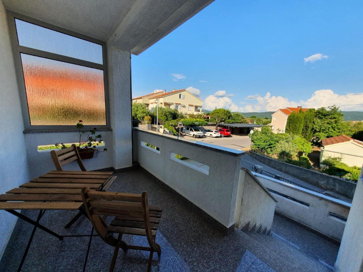 Apartment With Terace And Sea View Marica